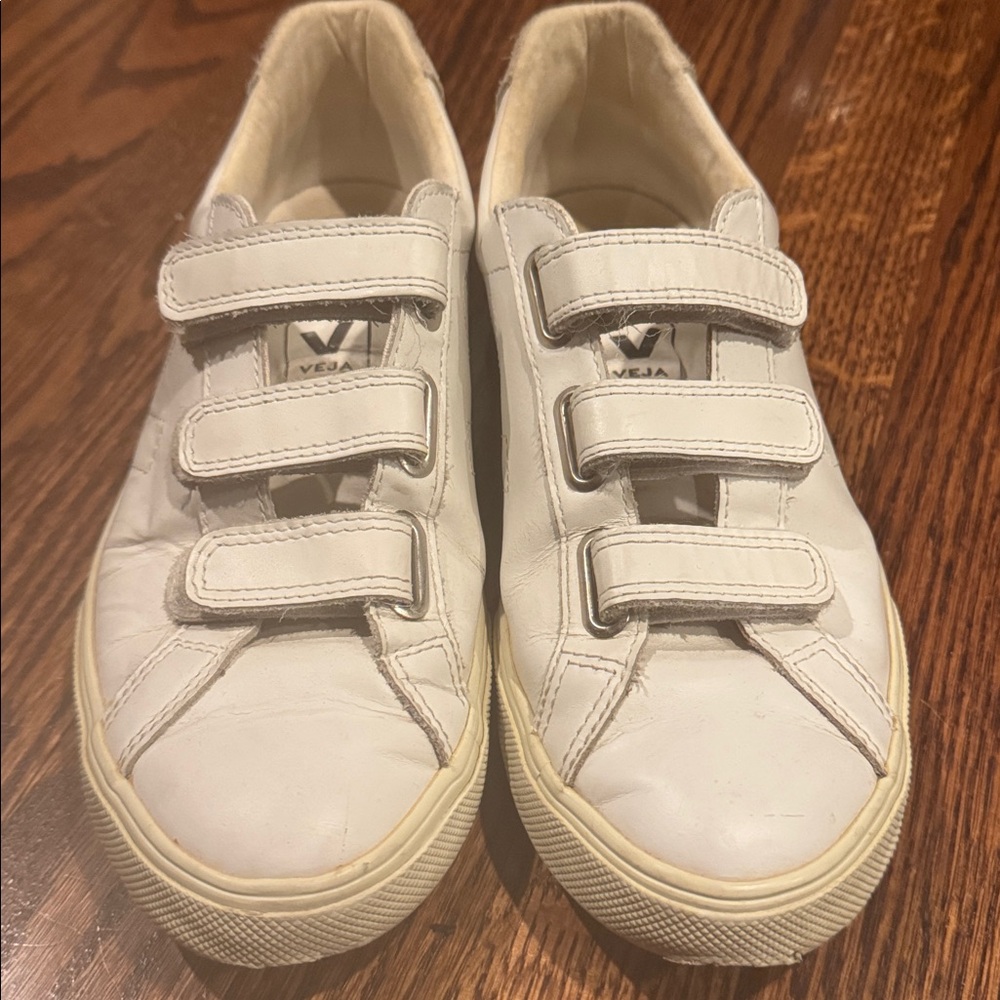 Veja Velcro Leather Sneakers Size 9 - Picture 3 of 5